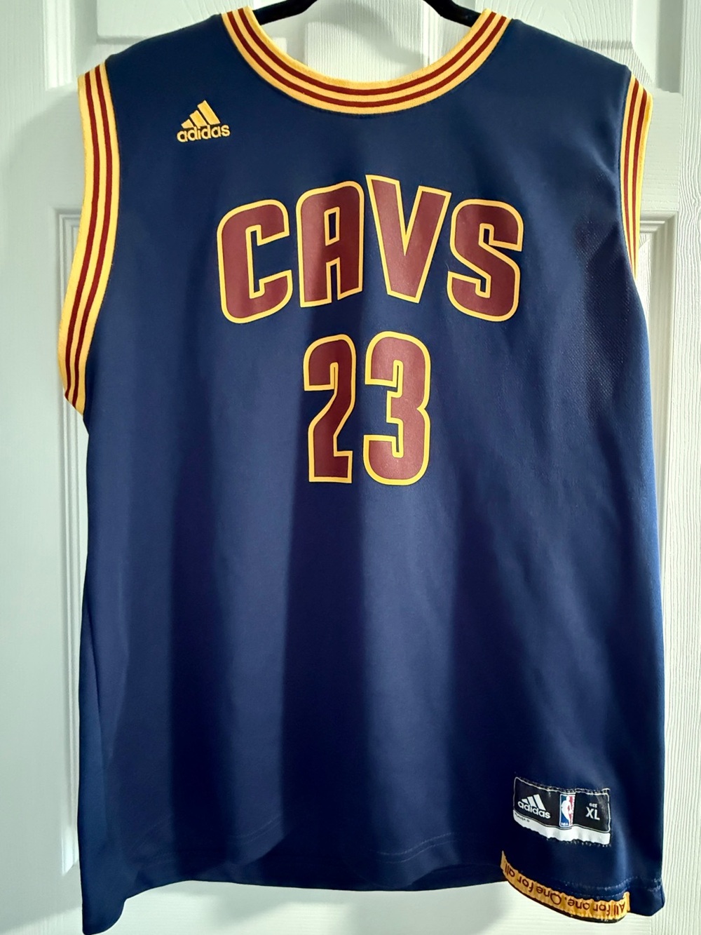 Adidas Cleveland Cavaliers LeBron James #23Youth XL(18/20) NBA Basketball Jersey
